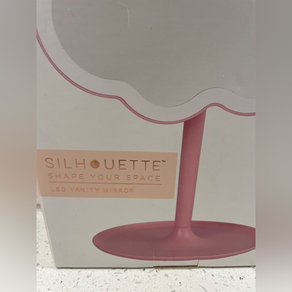 Silhouette Cloud Shaped LED Vanity Mirror Pink Brand New In Box Acessory Tray - Picture 6 of 6